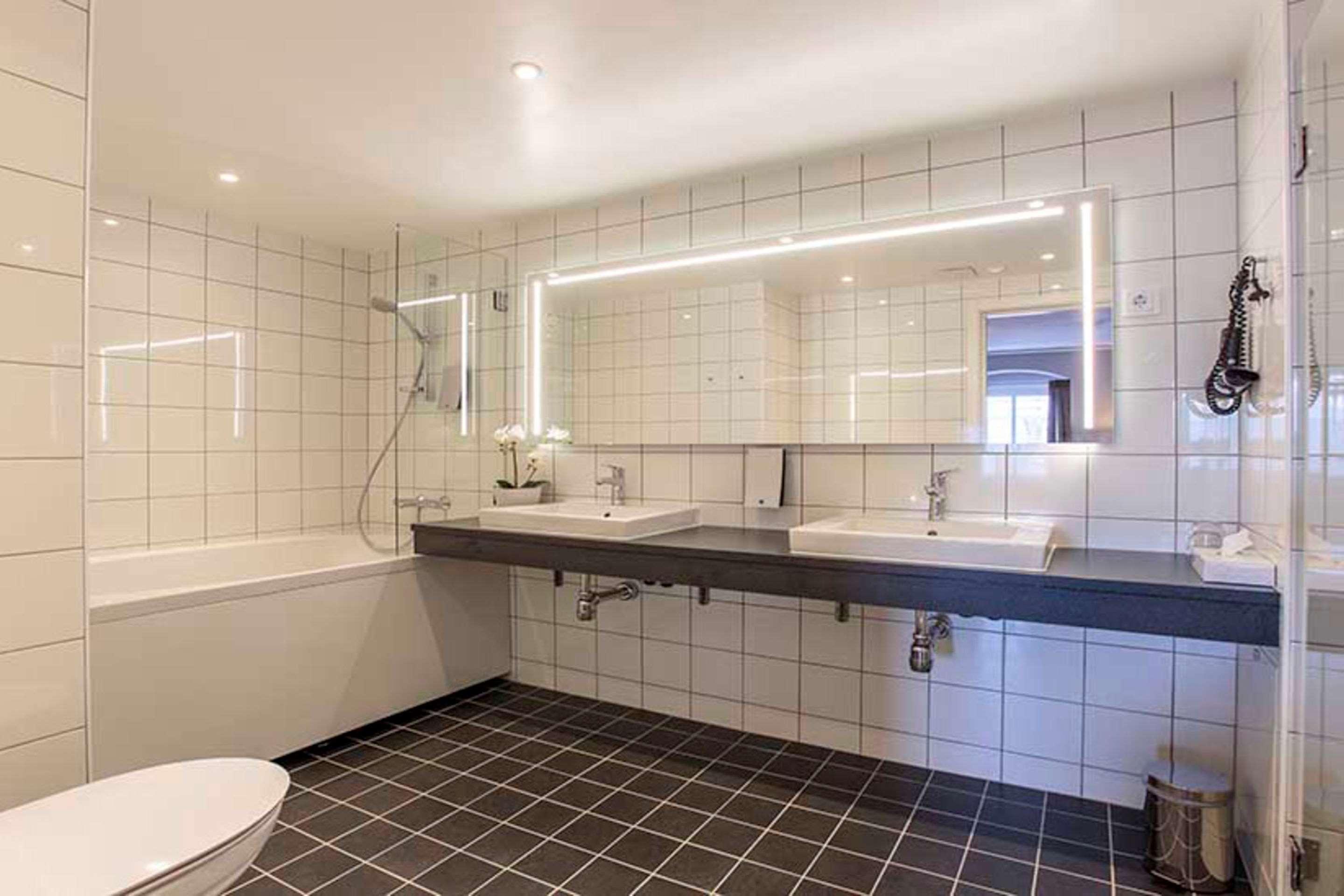 Home Hotel Uman Umeå Esterno foto